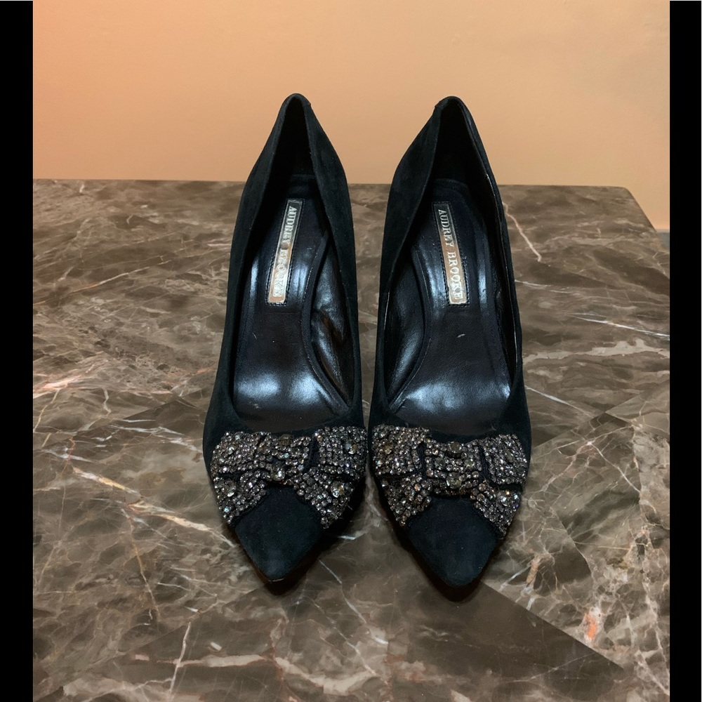Black suede pumps sparkling diamond shape crystals
